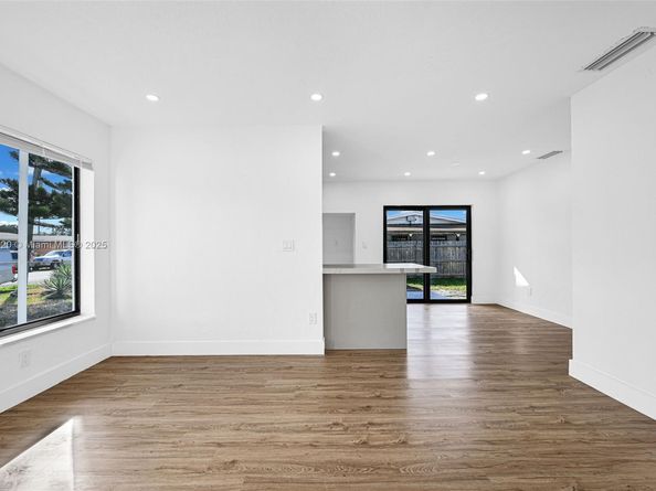 2931 NW 190th St, Miami Gardens FL 33056