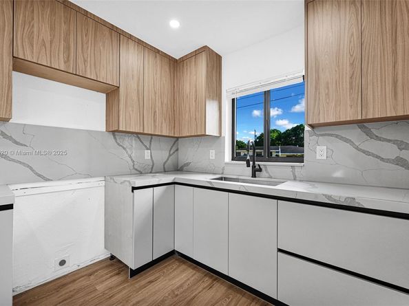 2931 NW 190th St, Miami Gardens FL 33056