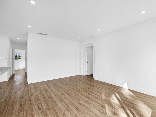 2931 NW 190th St, Miami Gardens FL 33056