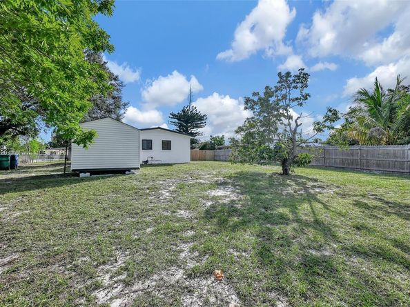 2931 NW 190th St, Miami Gardens FL 33056