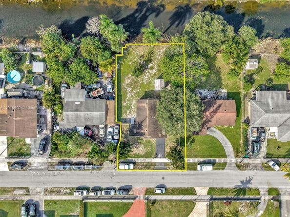 2931 NW 190th St, Miami Gardens FL 33056