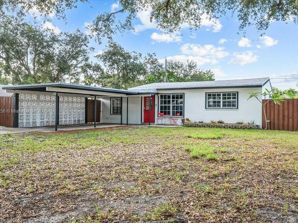 6801 Atlanta St, Hollywood FL 33024