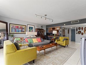 2300 NE 33rd Ave 401, Fort Lauderdale FL 33305