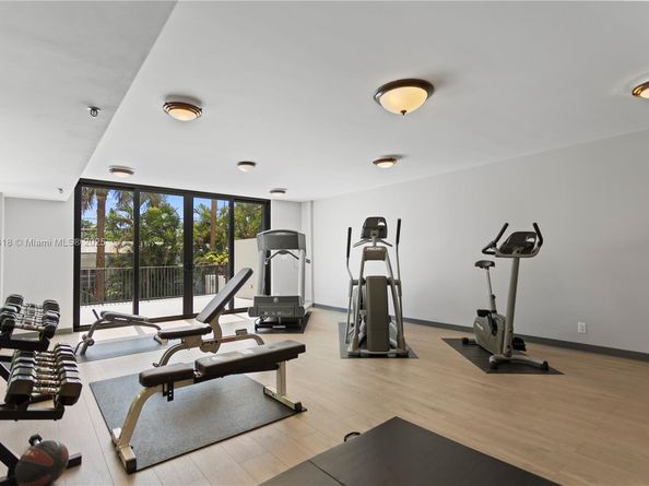 2300 NE 33rd Ave 401, Fort Lauderdale FL 33305