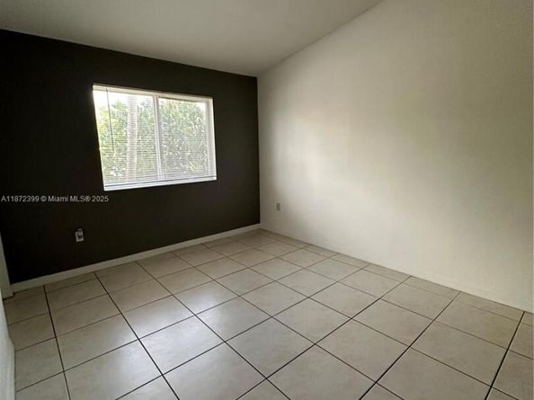 3398 NE 9th Dr 202, Homestead FL 33033