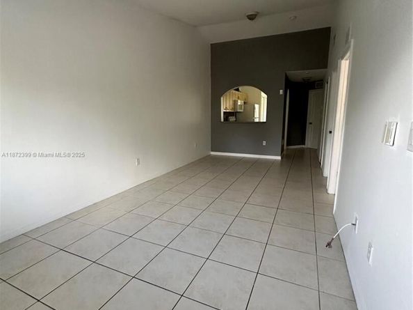 3398 NE 9th Dr 202, Homestead FL 33033