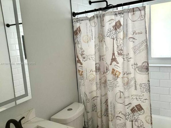 816 NW 8th St, Florida City FL 33034