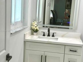 816 NW 8th St, Florida City FL 33034