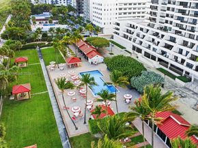 2555 Collins Ave 1002, Miami Beach FL 33140