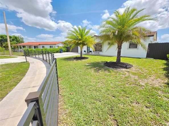 19631 NW 45th Ave, Miami Gardens FL 33055