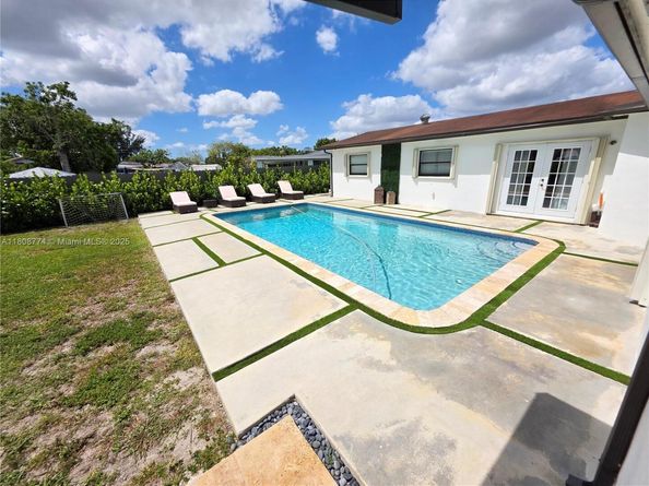 19631 NW 45th Ave, Miami Gardens FL 33055