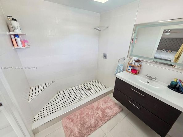 19631 NW 45th Ave, Miami Gardens FL 33055