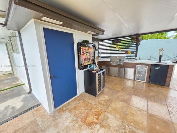 19631 NW 45th Ave, Miami Gardens FL 33055