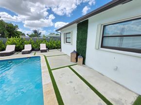 19631 NW 45th Ave, Miami Gardens FL 33055