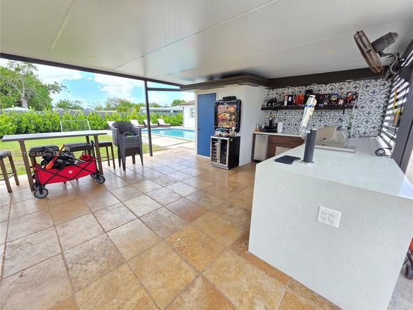 19631 NW 45th Ave, Miami Gardens FL 33055