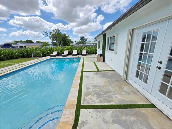 19631 NW 45th Ave, Miami Gardens FL 33055