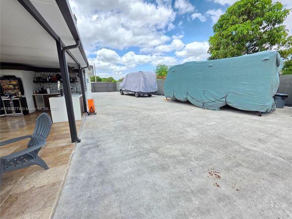 19631 NW 45th Ave, Miami Gardens FL 33055