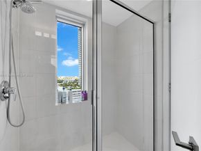 185 SW 7th St 1901, Miami FL 33130