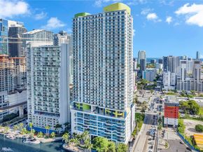 185 SW 7th St 1901, Miami FL 33130