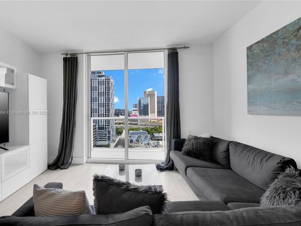 185 SW 7th St 1901, Miami FL 33130