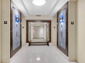 185 SW 7th St 1901, Miami FL 33130