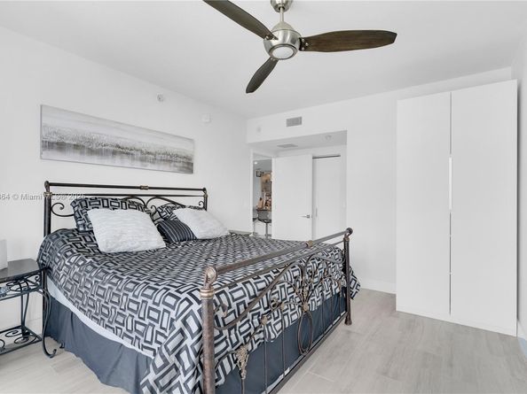 185 SW 7th St 1901, Miami FL 33130