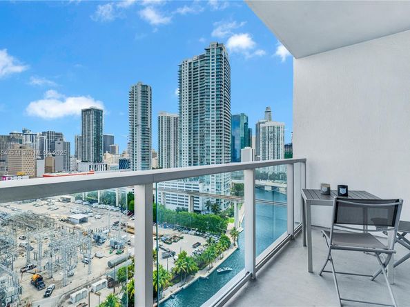185 SW 7th St 1901, Miami FL 33130