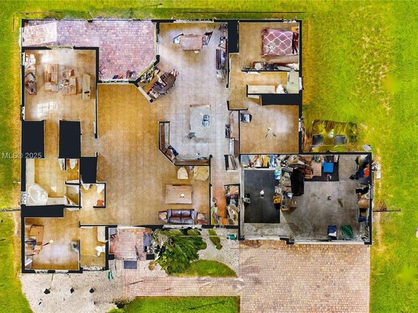 12922 SW 221st St, Miami FL 33170