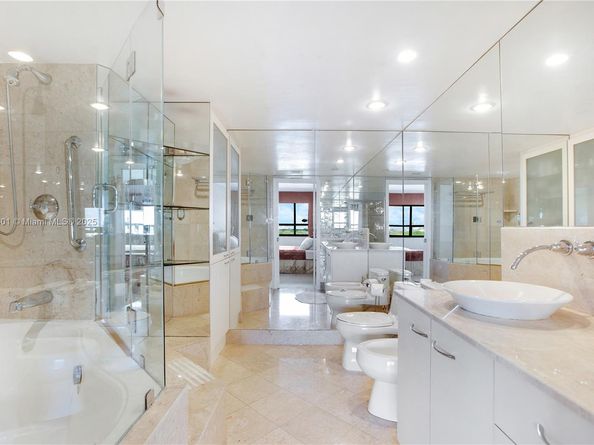 Undisclosed Address #A11874401, Miami FL 33133