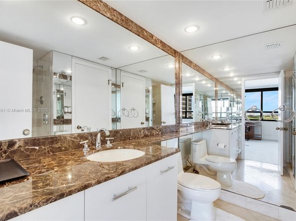 Undisclosed Address #A11874401, Miami FL 33133