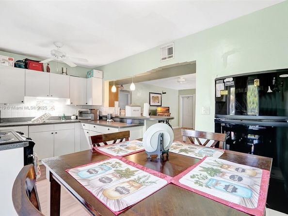 2609 Arthur St, Hollywood FL 33020