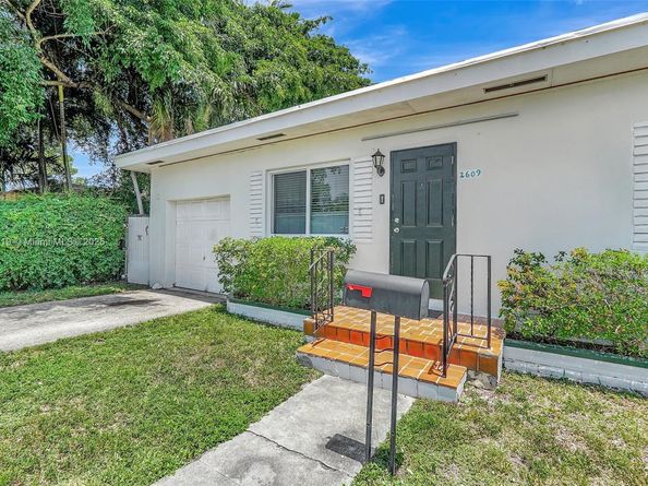 2609 Arthur St, Hollywood FL 33020