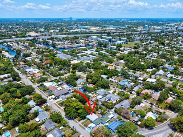 2609 Arthur St, Hollywood FL 33020