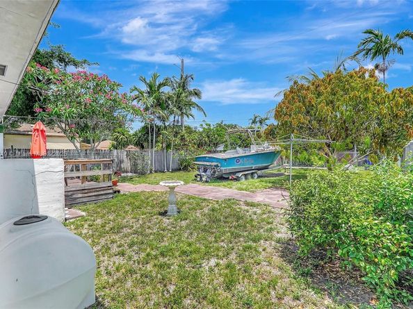2609 Arthur St, Hollywood FL 33020
