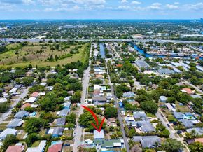 2609 Arthur St, Hollywood FL 33020