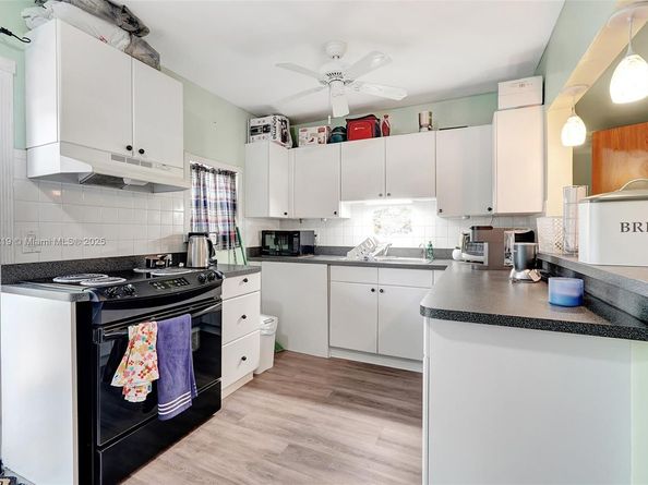 2609 Arthur St, Hollywood FL 33020