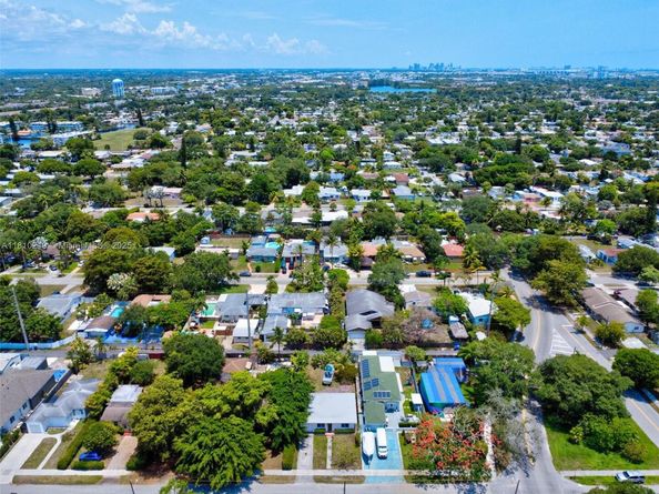 2609 Arthur St, Hollywood FL 33020