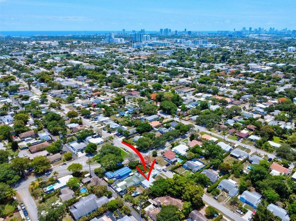 2609 Arthur St, Hollywood FL 33020
