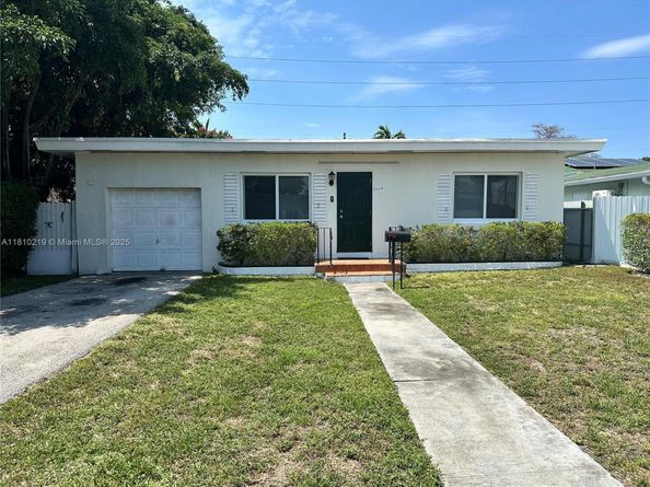2609 Arthur St, Hollywood FL 33020