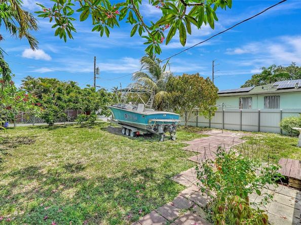 2609 Arthur St, Hollywood FL 33020
