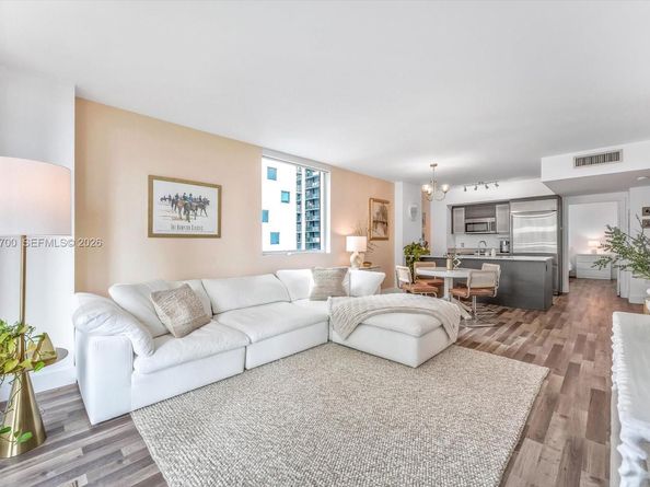 500 Brickell Ave 1810, Miami FL 33131