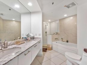 500 Brickell Ave 1810, Miami FL 33131