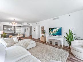 500 Brickell Ave 1810, Miami FL 33131