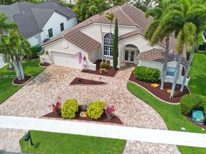 3563 W Tree Tops Ct, Davie FL 33328