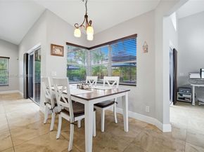 3563 W Tree Tops Ct, Davie FL 33328