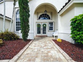 3563 W Tree Tops Ct, Davie FL 33328