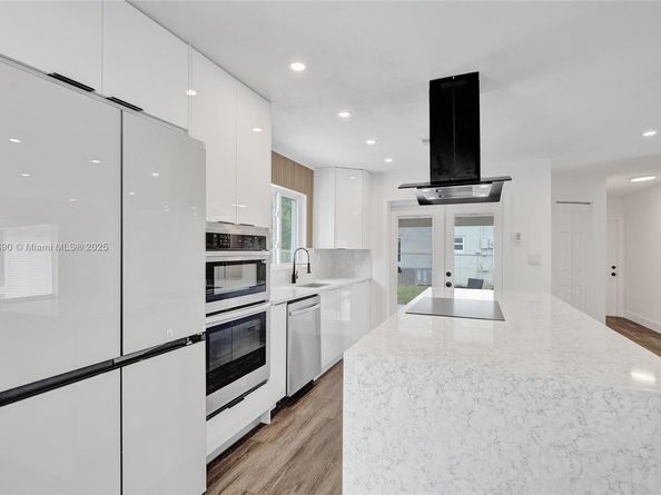 8109 NW 71st Ave, Tamarac FL 33321