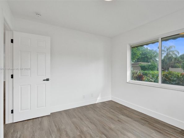 8109 NW 71st Ave, Tamarac FL 33321