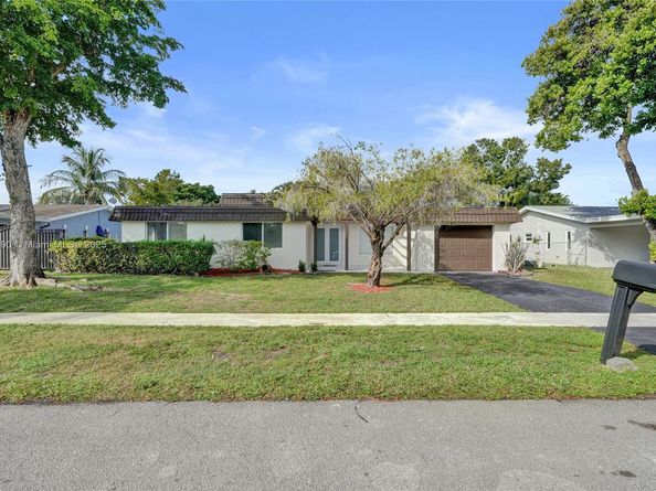 8109 NW 71st Ave, Tamarac FL 33321