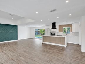 8109 NW 71st Ave, Tamarac FL 33321